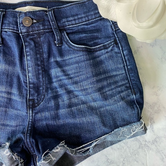 Y2K Abercrombie & Fitch Cuff Denim Shorts - Picture 2 of 5